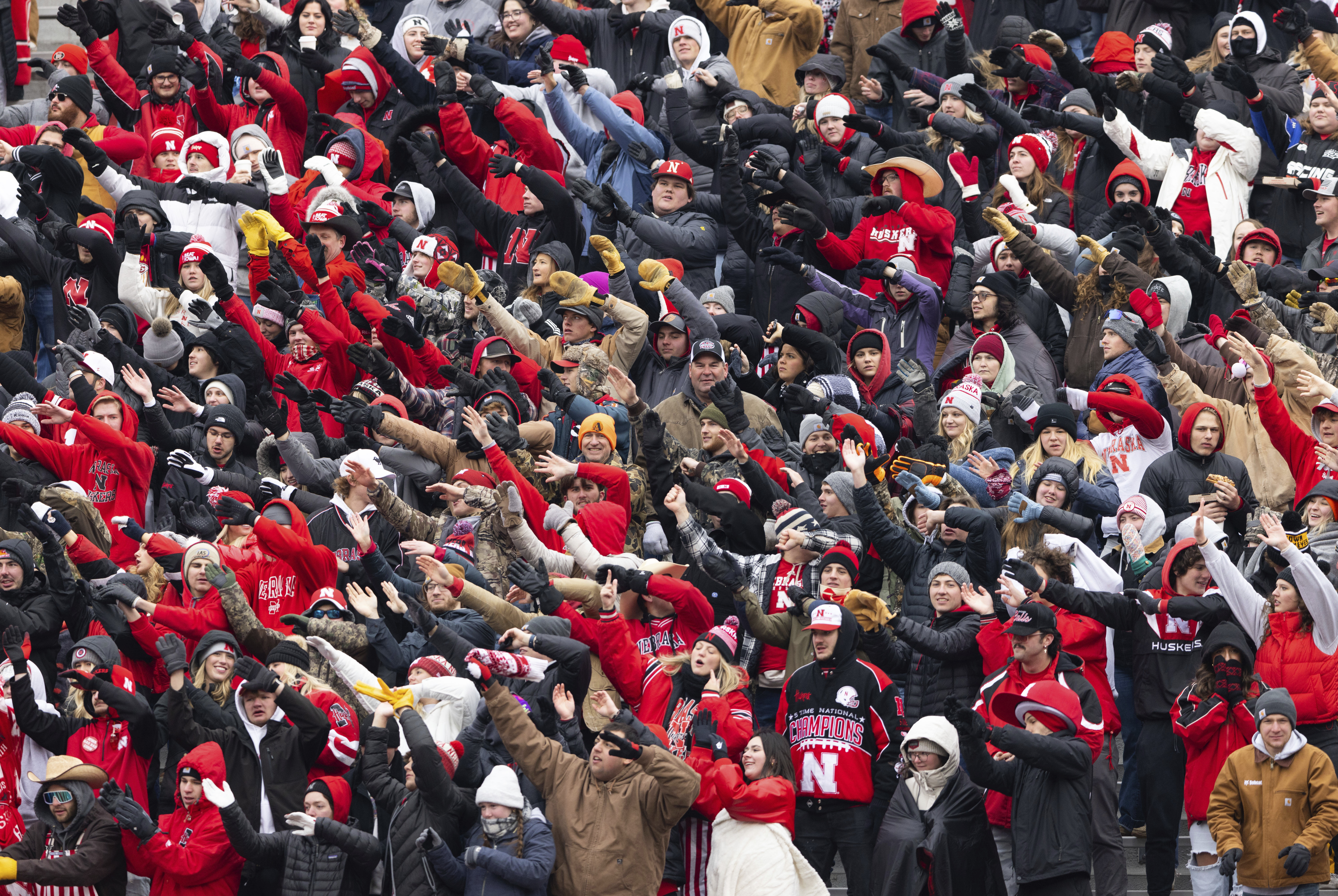 Nebraska, Ohio State, Alabama Raise NIL Funds at Football Practice Through Fan Admission, Autographs